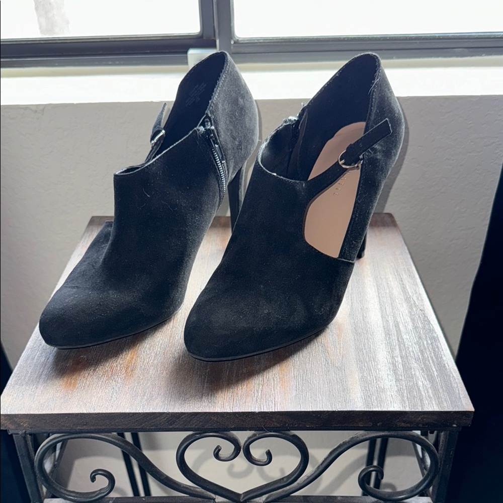Kelly & Katie Elegant Black Women's Heels